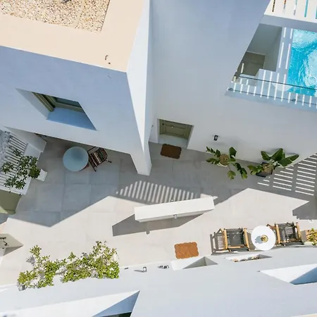 Joelia In Paros With Private Jacuzzi! Holiday home