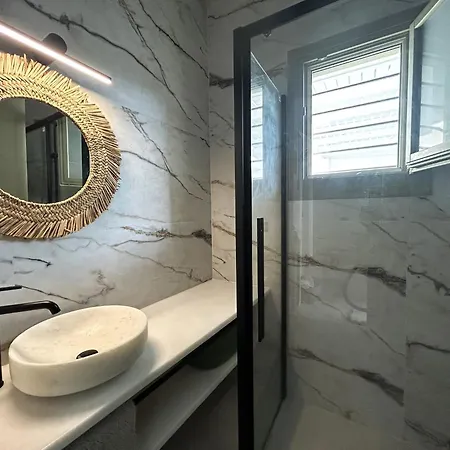 Joelia In Paros With Private Jacuzzi! Holiday home