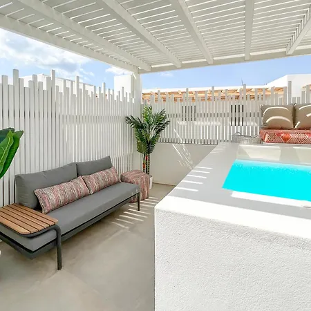 Dom wakacyjny Joelia In Paros With Private Jacuzzi! Nausa