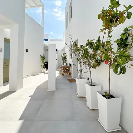 Dom wakacyjny Joelia In Paros With Private Jacuzzi! Nausa