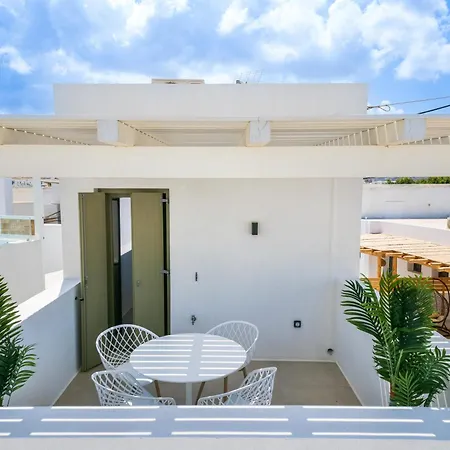 Dom wakacyjny Joelia In Paros With Private Jacuzzi! *