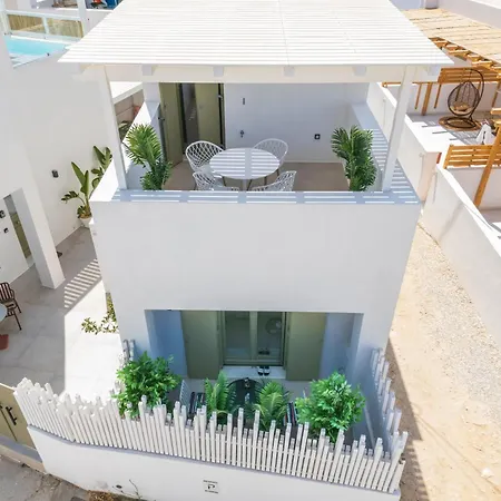 Dom wakacyjny Joelia In Paros With Private Jacuzzi! *