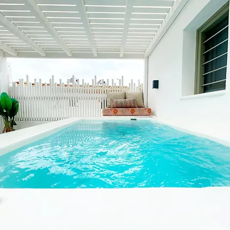 Dom wakacyjny Joelia In Paros With Private Jacuzzi!