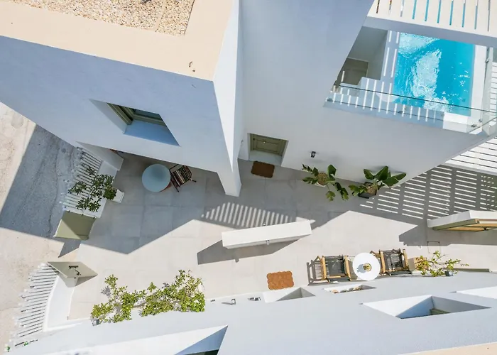 Joelia In Paros With Private Jacuzzi! Holiday home